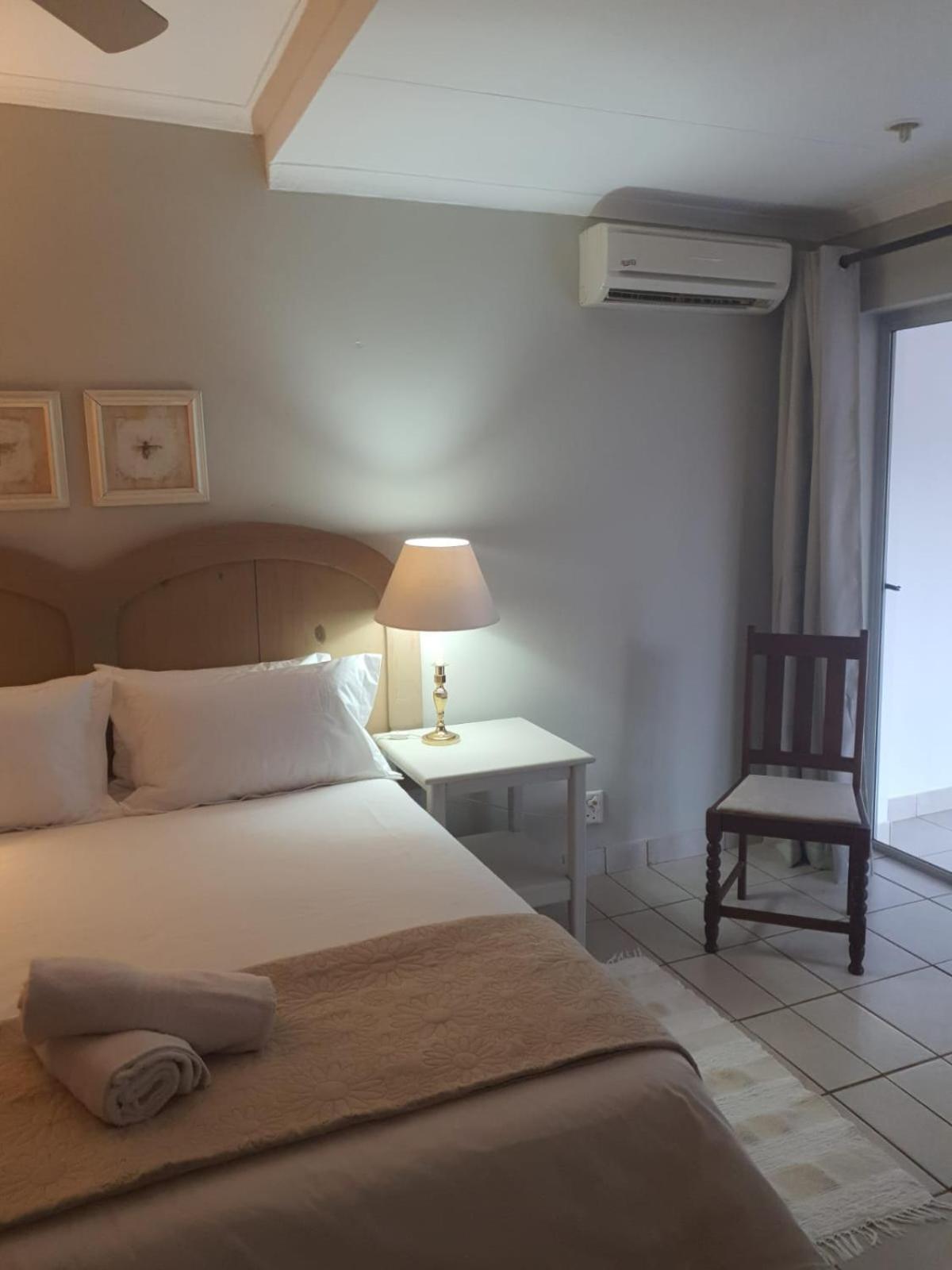 Pecan Farm Guesthouse หลุยส์ทริคาร์ดท์ ภายนอก รูปภาพ