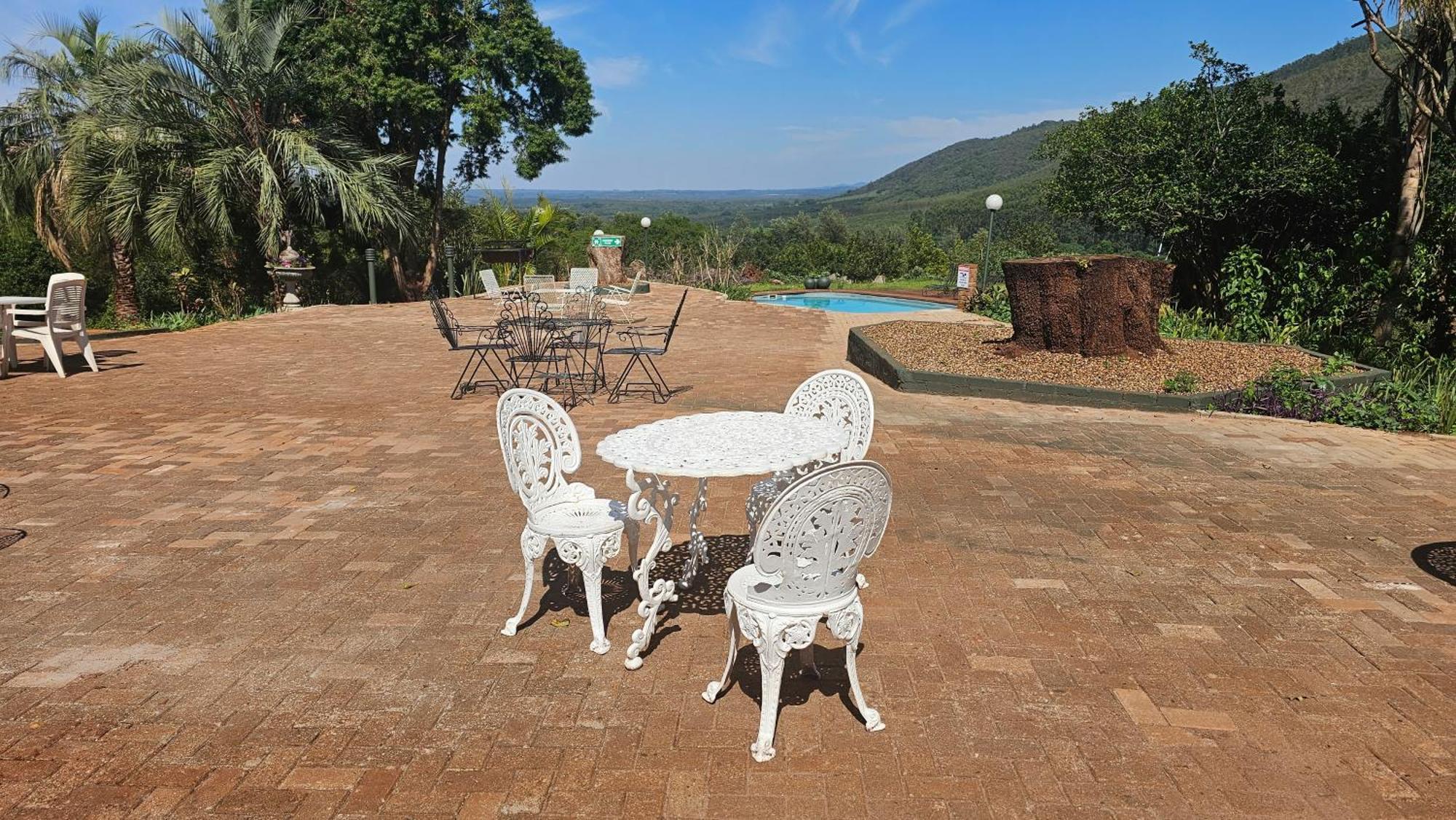 Pecan Farm Guesthouse หลุยส์ทริคาร์ดท์ ภายนอก รูปภาพ