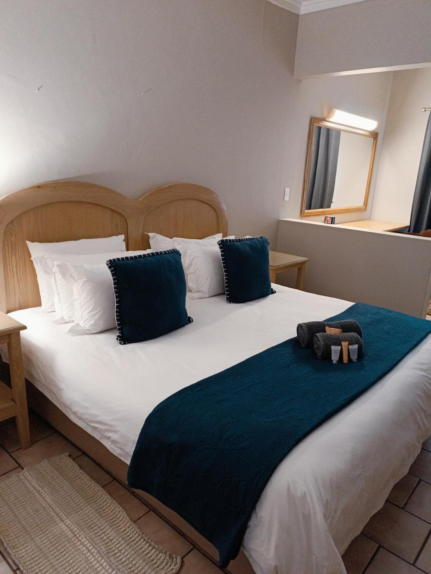 Pecan Farm Guesthouse หลุยส์ทริคาร์ดท์ ภายนอก รูปภาพ