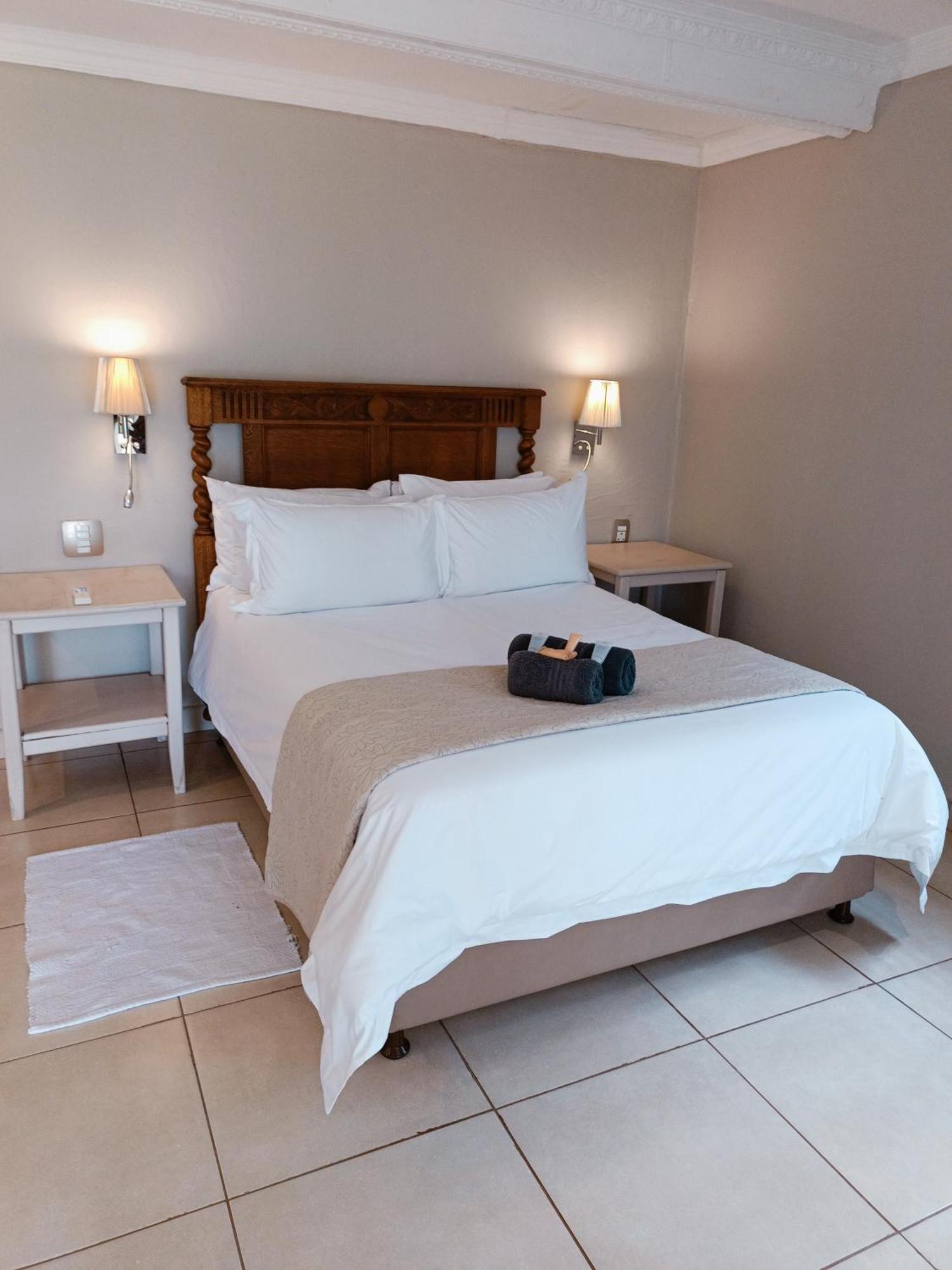Pecan Farm Guesthouse หลุยส์ทริคาร์ดท์ ภายนอก รูปภาพ