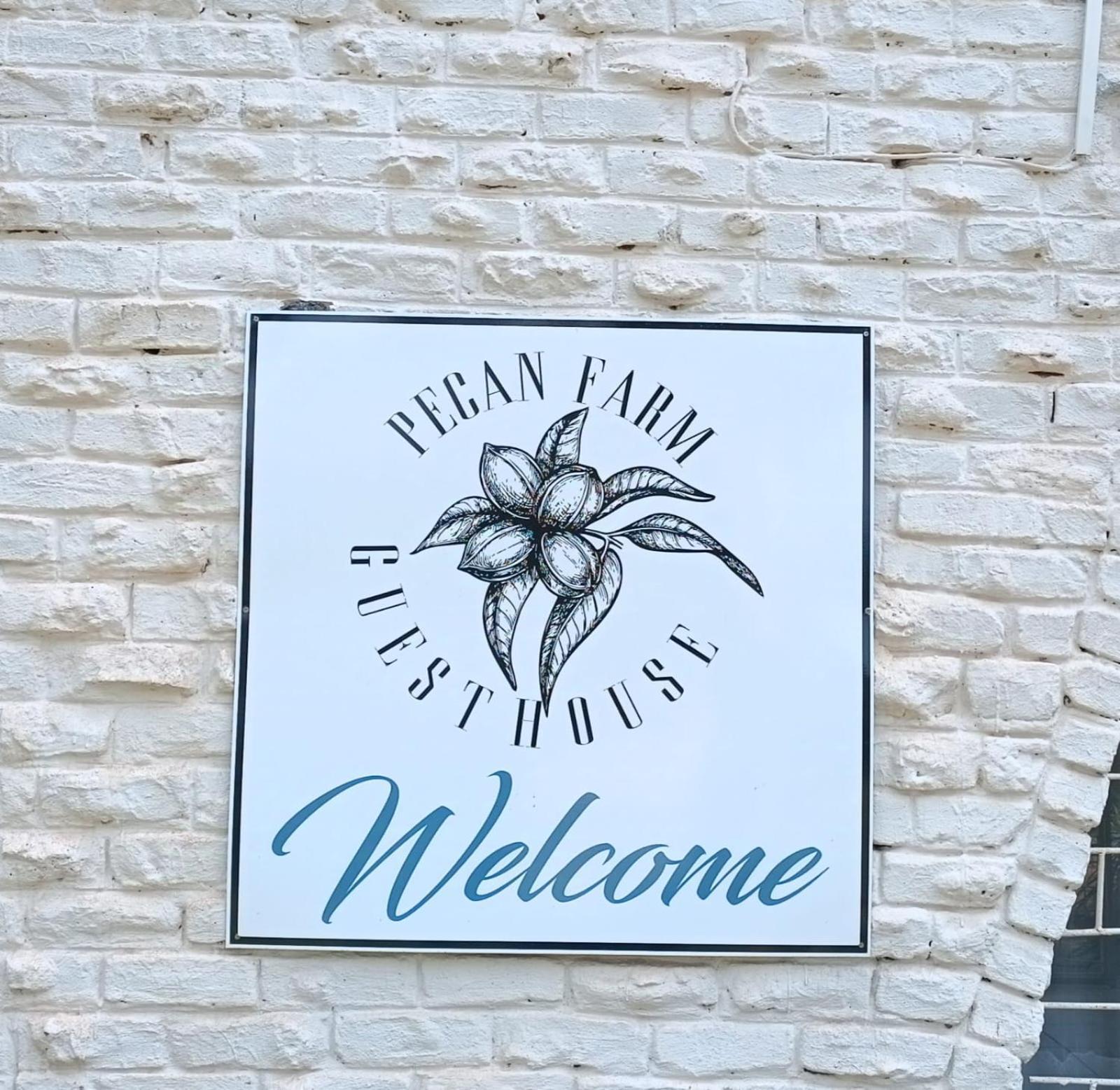 Pecan Farm Guesthouse หลุยส์ทริคาร์ดท์ ภายนอก รูปภาพ